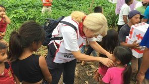 Guatemaltecos reciben ayuda Humanitaria Cruz Roja Mexicana