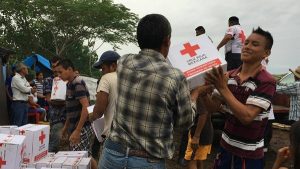 Guatemaltecos reciben ayuda Humanitaria Cruz Roja Mexicana