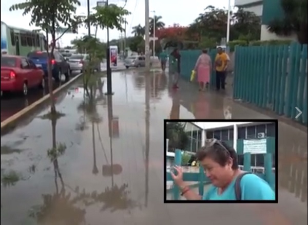 IMSS con sus accesos inundados