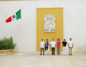 ALCALDE EHH ENCABEZA HOMENAJE CÍVICO MENSUAL