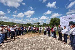 Christian Castro Bello inaugura Camino a San Juan Bautista Sancabchen